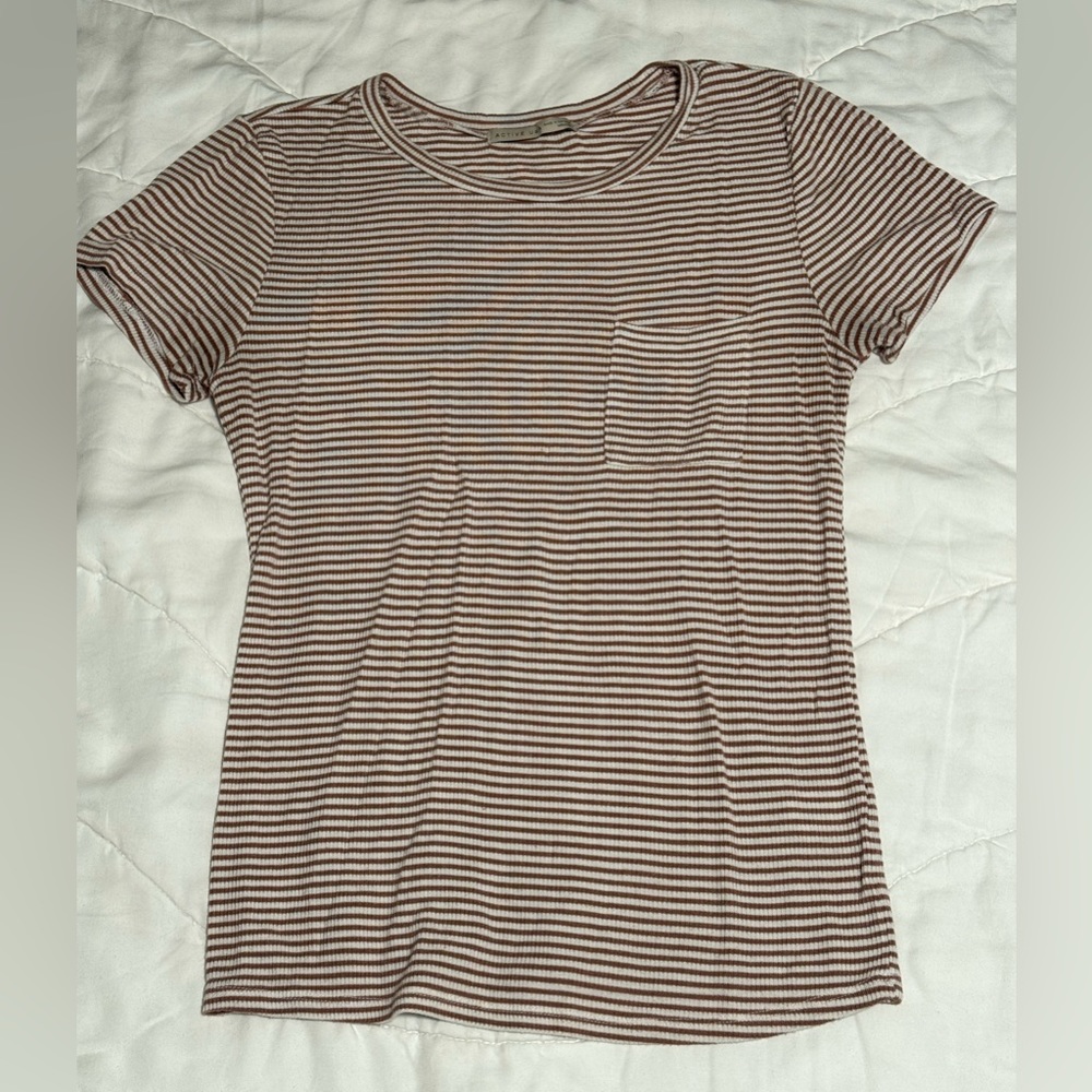 Brown and white striped tee